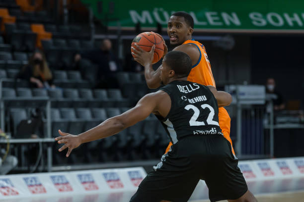 另有两支球 另有两支球